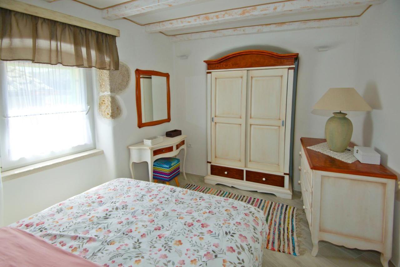 Apartment Sanjin With Sea View Baska  Bagian luar foto