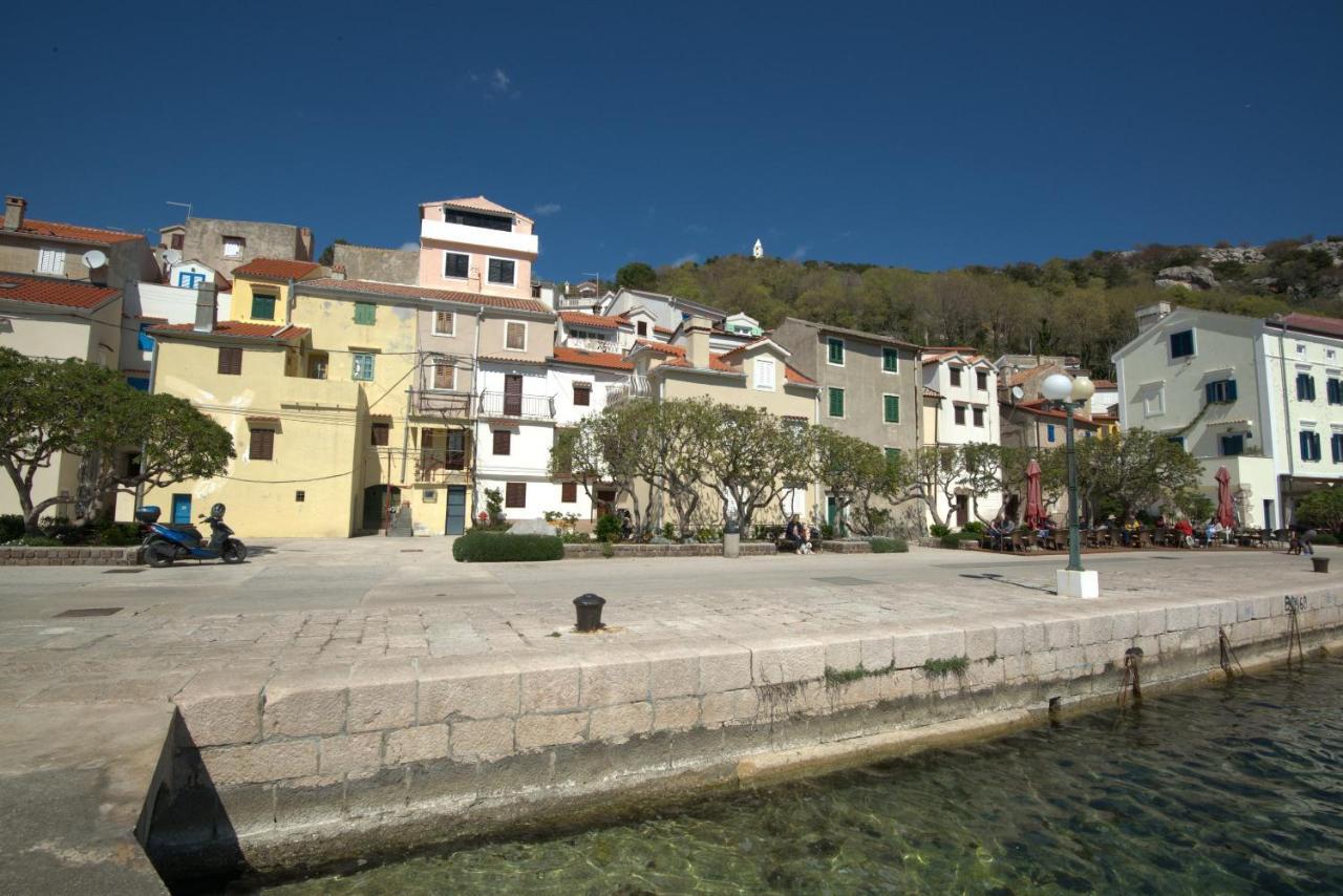 Apartment Sanjin With Sea View Baska  Bagian luar foto